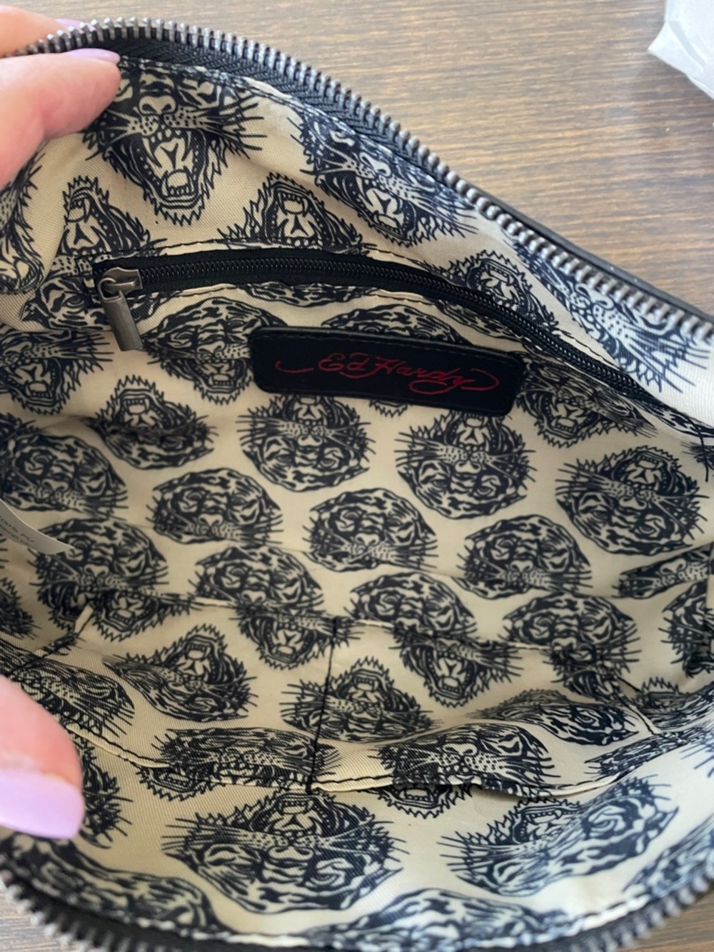 ED HARDY BLACK EMBOSSED SKULL BAGUETTE BAG with Rhinestone Studs and Bag Charm - Picture 11 of 13